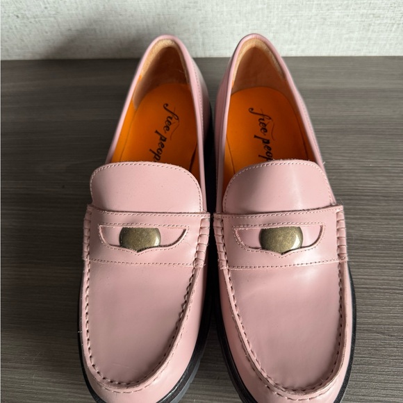 Free People Shoes - Never worn-Free People Pink Slip-On Loafers